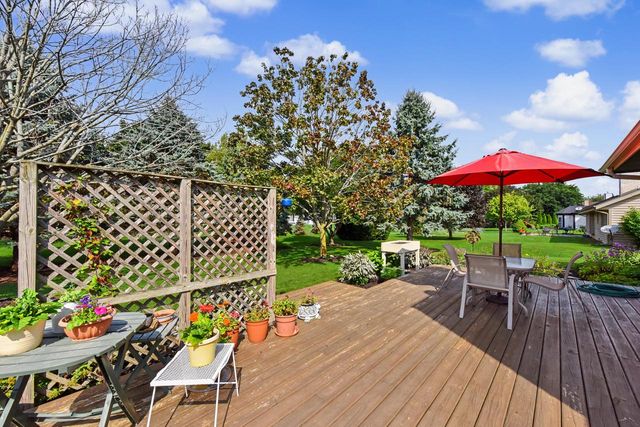 1508 Mackenzie LANE, Oconomowoc, WI 53066