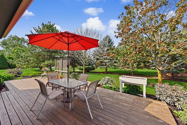 1508 Mackenzie LANE, Oconomowoc, WI 53066