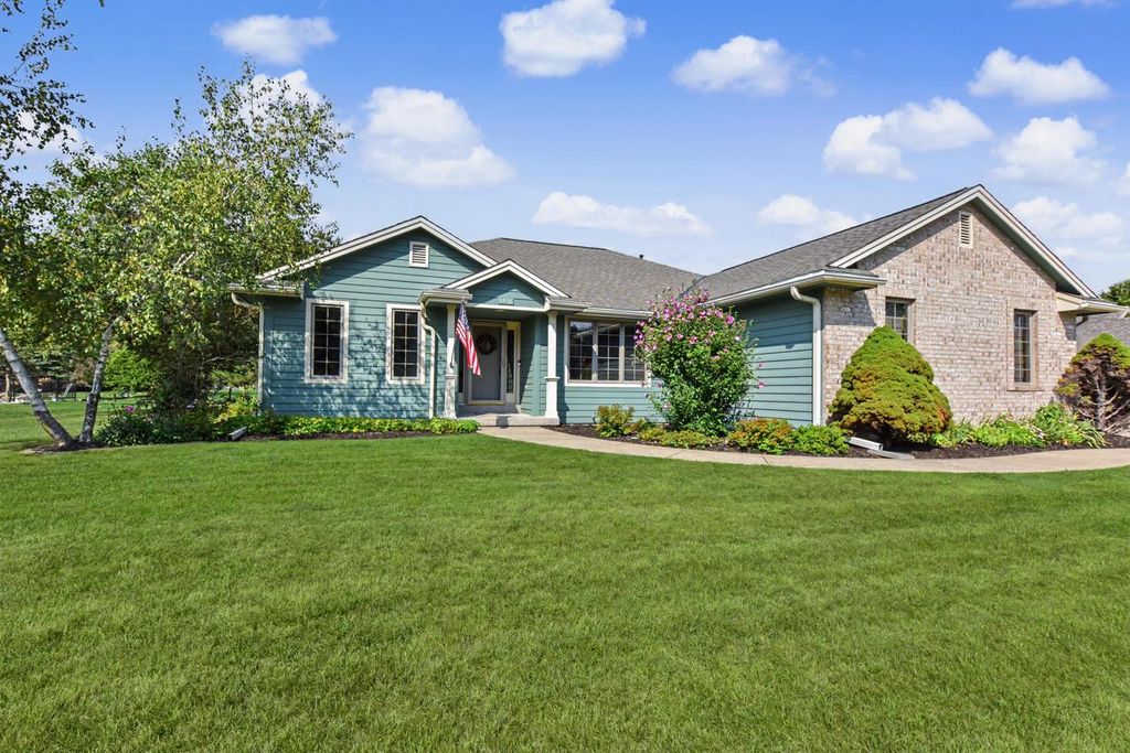 1508 Mackenzie LANE, Oconomowoc, WI 53066