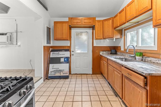 4500 Katherine Street, Dearborn Heights, MI 48125