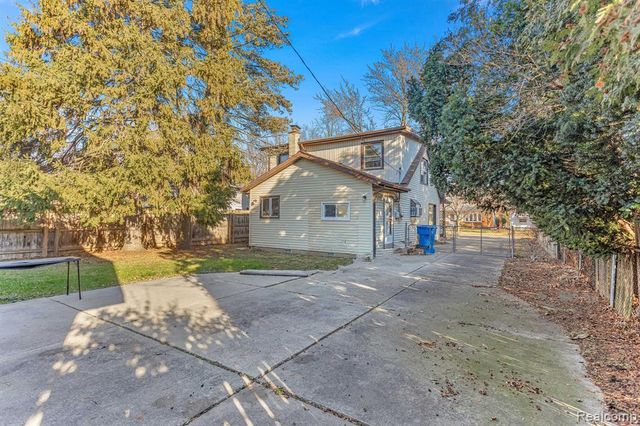 4500 Katherine Street, Dearborn Heights, MI 48125