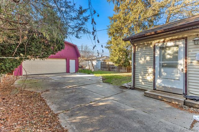 4500 Katherine Street, Dearborn Heights, MI 48125