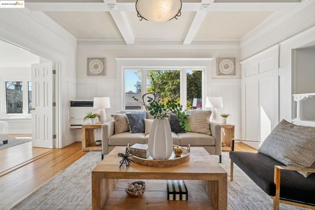 4949 4949 Coronado Ave, Oakland, CA 94618