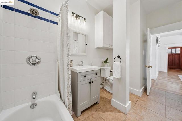 4949 4949 Coronado Ave, Oakland, CA 94618