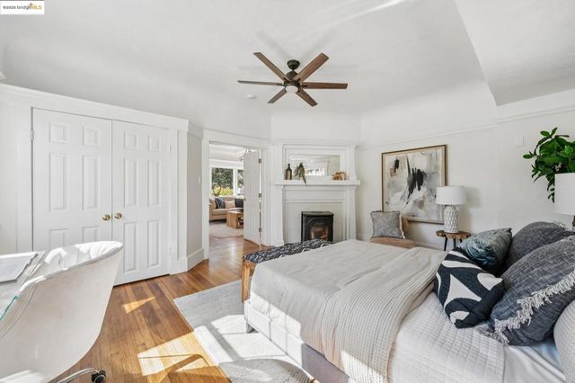 4949 4949 Coronado Ave, Oakland, CA 94618