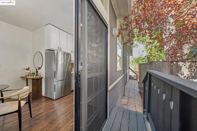 4949 4949 Coronado Ave, Oakland, CA 94618