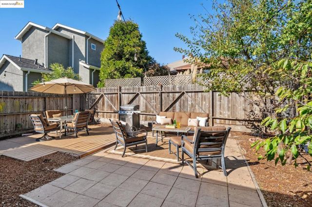 4949 4949 Coronado Ave, Oakland, CA 94618