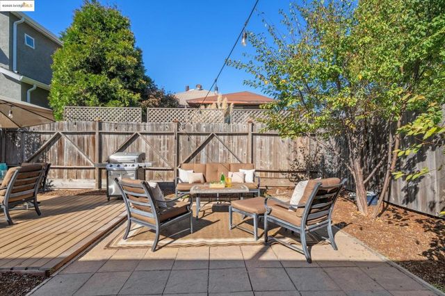 4949 4949 Coronado Ave, Oakland, CA 94618