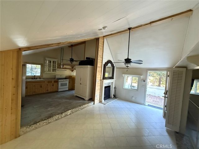 23489 Lake, Crestline, CA 92325
