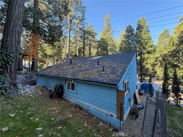 23489 Lake, Crestline, CA 92325