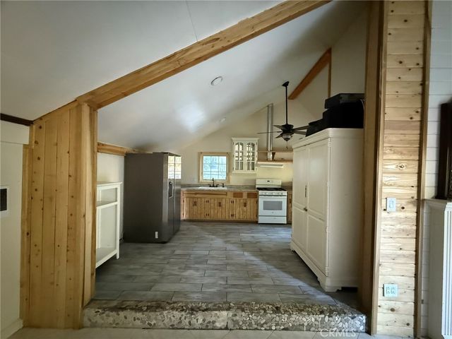 23489 Lake, Crestline, CA 92325
