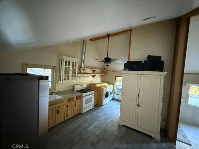 23489 Lake, Crestline, CA 92325
