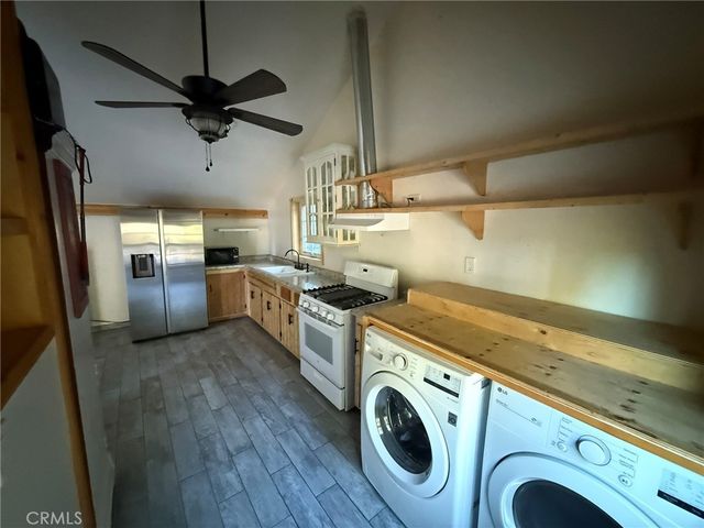 23489 Lake, Crestline, CA 92325