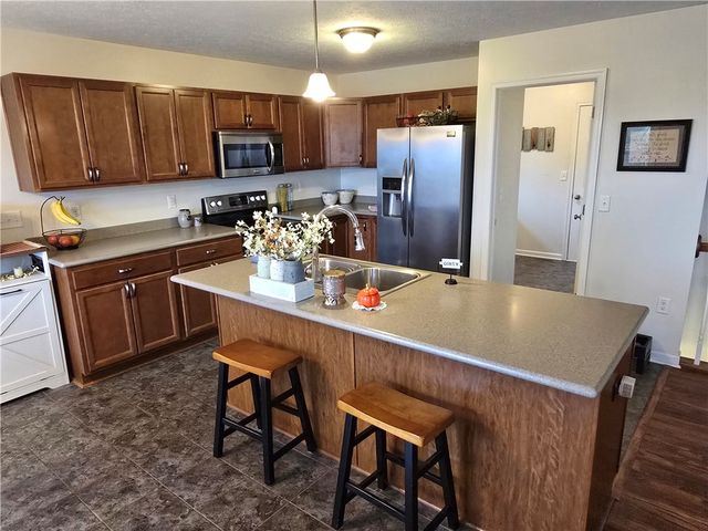 8478 Walthour Dr, Irwin, PA 15642