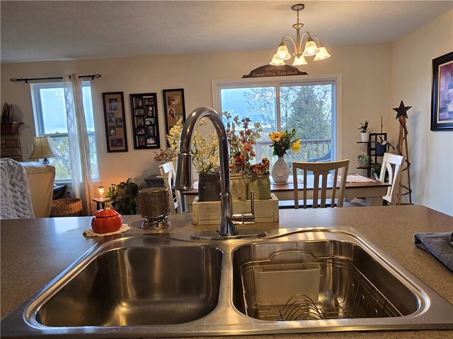 8478 Walthour Dr, Irwin, PA 15642