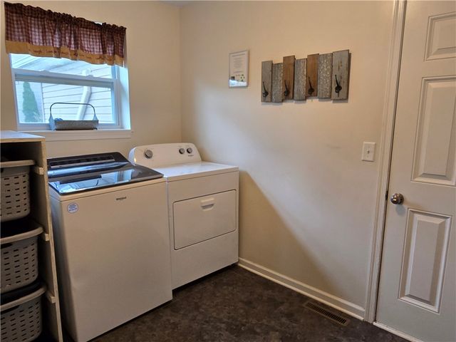 8478 Walthour Dr, Irwin, PA 15642