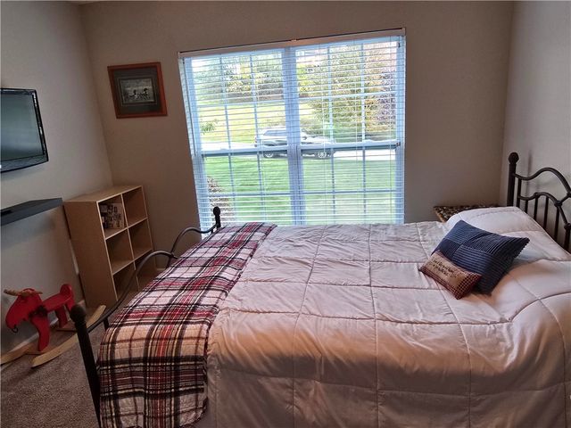 8478 Walthour Dr, Irwin, PA 15642