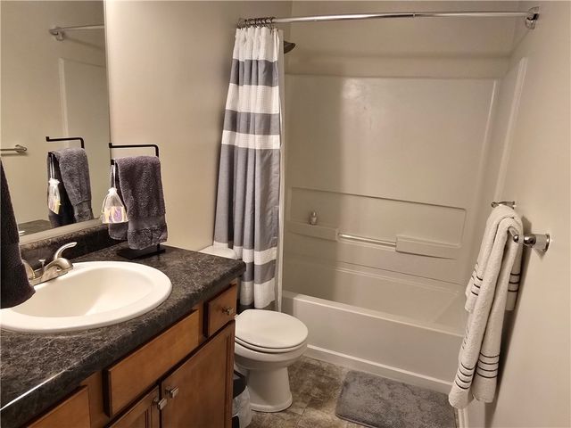 8478 Walthour Dr, Irwin, PA 15642