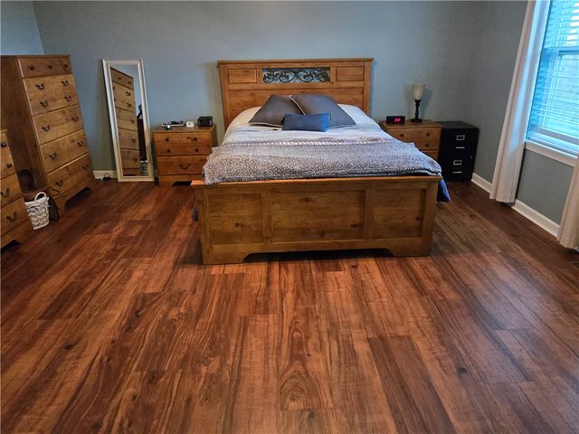 8478 Walthour Dr, Irwin, PA 15642