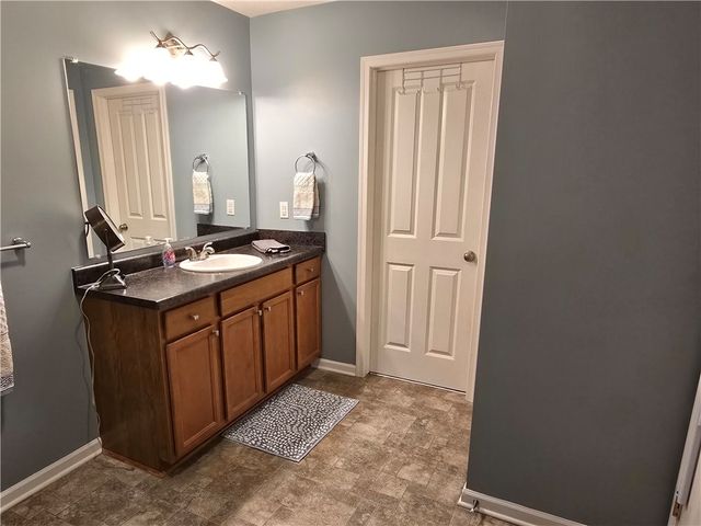 8478 Walthour Dr, Irwin, PA 15642