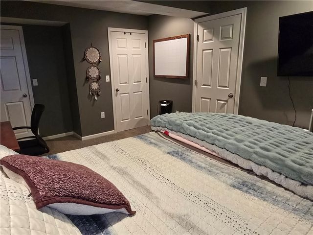 8478 Walthour Dr, Irwin, PA 15642