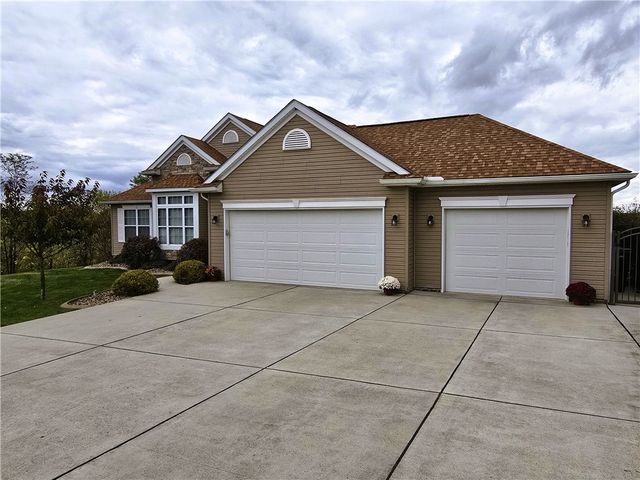 8478 Walthour Dr, Irwin, PA 15642