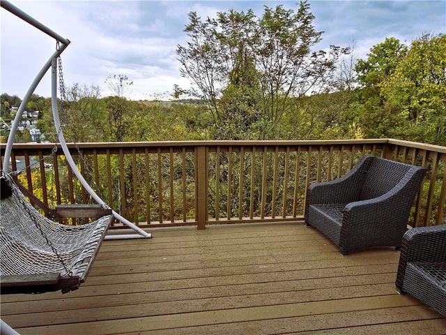 8478 Walthour Dr, Irwin, PA 15642