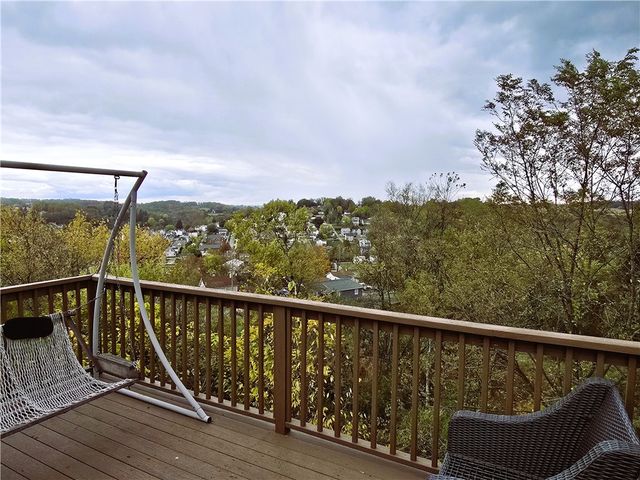 8478 Walthour Dr, Irwin, PA 15642