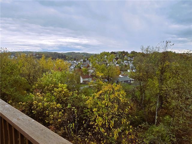 8478 Walthour Dr, Irwin, PA 15642