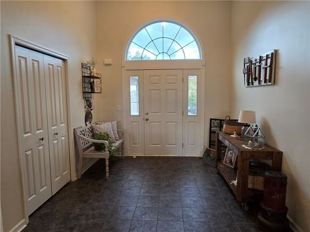 8478 Walthour Dr, Irwin, PA 15642