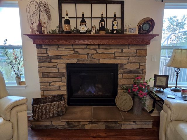 8478 Walthour Dr, Irwin, PA 15642