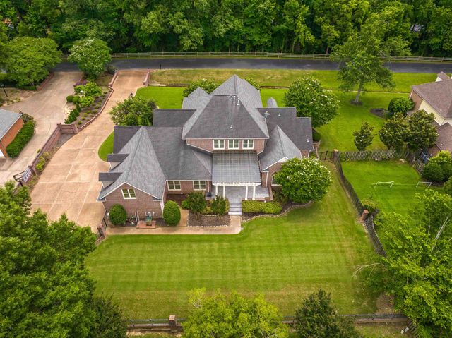 7590 CHAPEL CREEK PKY N, Memphis, TN 38016