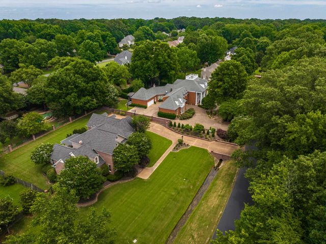7590 CHAPEL CREEK PKY N, Memphis, TN 38016