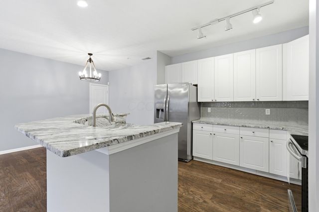 7728 S Essex Gate Drive S, Dublin, OH 43016