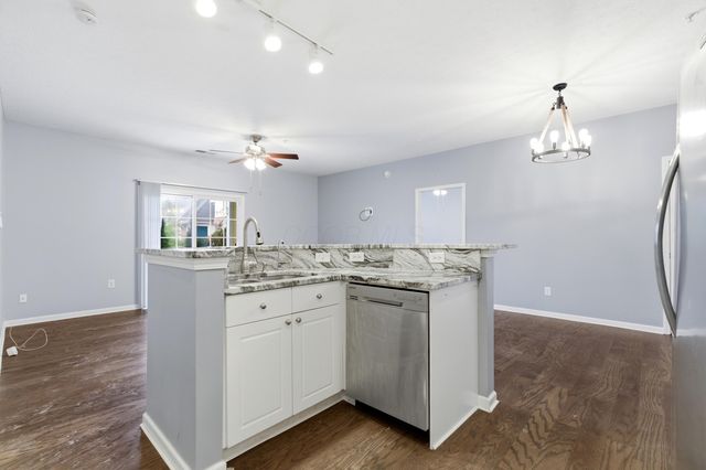7728 S Essex Gate Drive S, Dublin, OH 43016