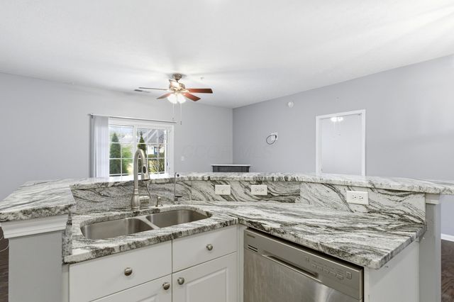 7728 S Essex Gate Drive S, Dublin, OH 43016
