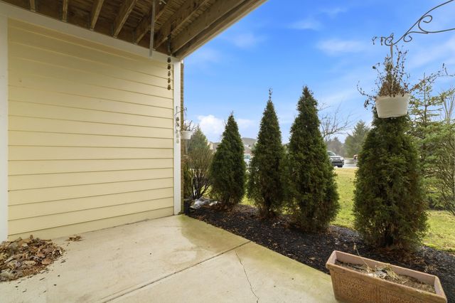 7728 S Essex Gate Drive S, Dublin, OH 43016