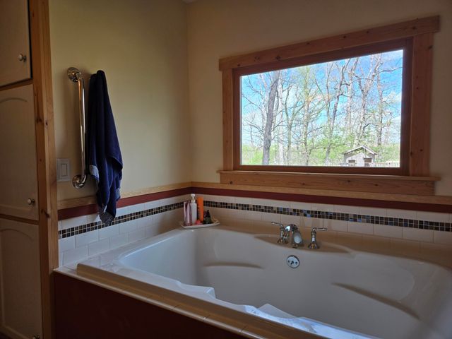 22407 Farm Road 2012, Crane, MO 65633