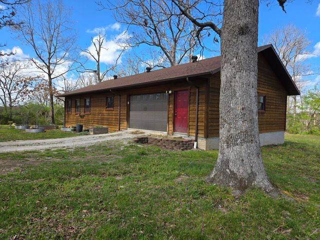 22407 Farm Road 2012, Crane, MO 65633