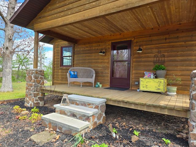 22407 Farm Road 2012, Crane, MO 65633