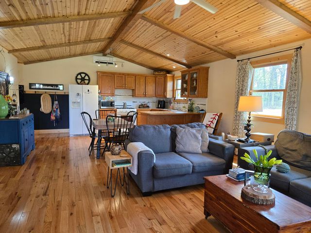 22407 Farm Road 2012, Crane, MO 65633