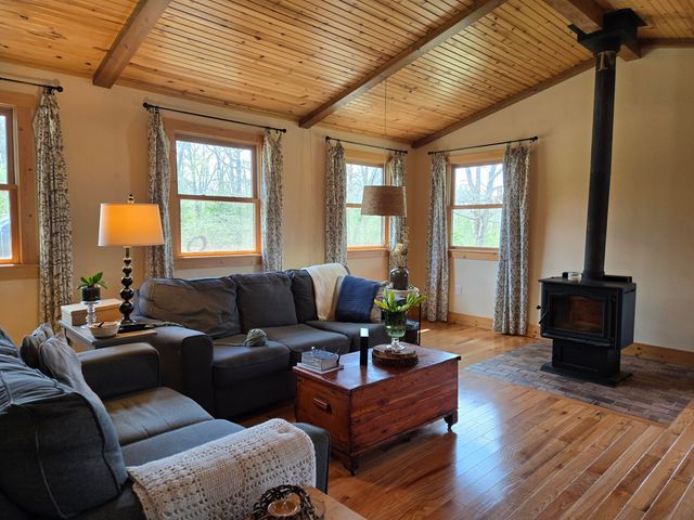 22407 Farm Road 2012, Crane, MO 65633