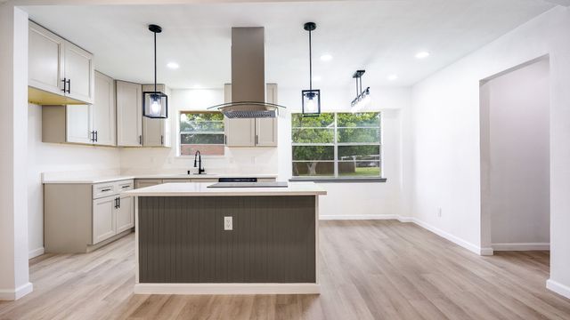 400 Brook Hollow Circle, Desoto, TX 75115