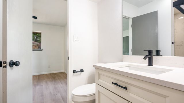 400 Brook Hollow Circle, Desoto, TX 75115