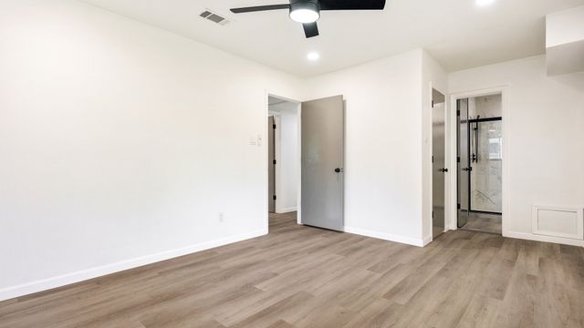 400 Brook Hollow Circle, Desoto, TX 75115