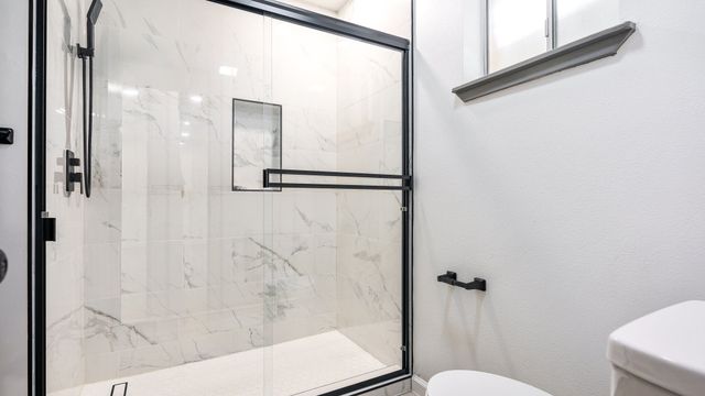 400 Brook Hollow Circle, Desoto, TX 75115