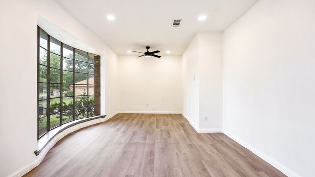 400 Brook Hollow Circle, Desoto, TX 75115