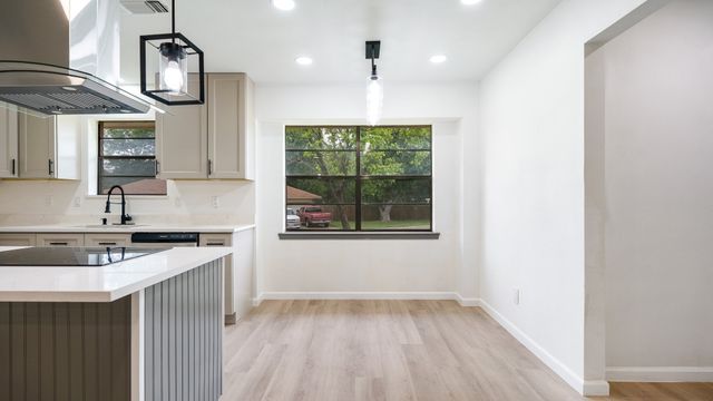 400 Brook Hollow Circle, Desoto, TX 75115