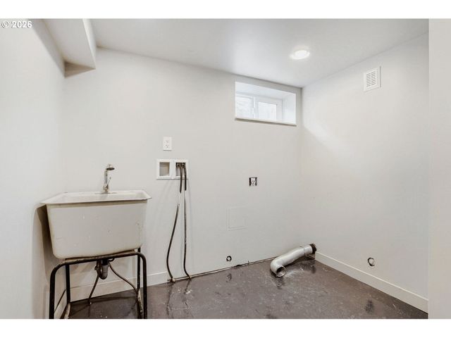 4201 Se HAROLD St, Portland, OR 97206