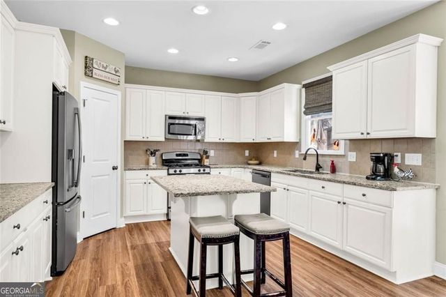 6043 Fords Lake Court NW, Acworth, GA 30101